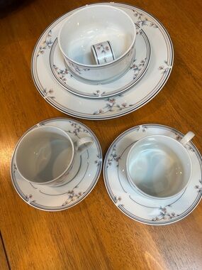 Vintage Princess House Porcelain Heritage Blossom pattern, teacups& saucers